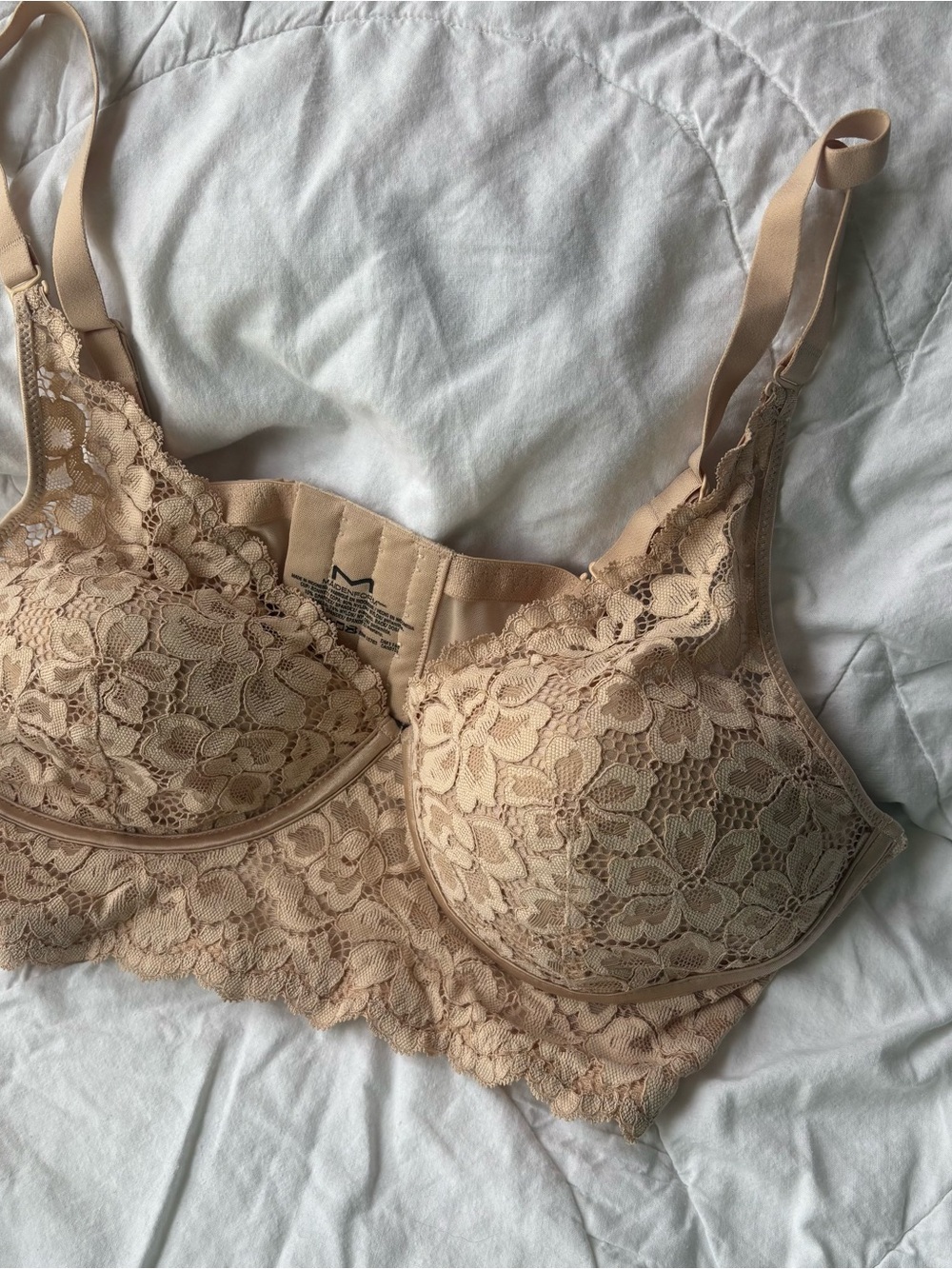 Maidenform Lace Underwire Bra in Nude